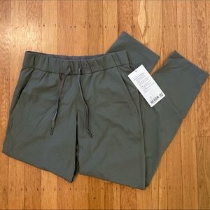 NEW w/ tags! Lululemon 7/8 On The Fly Pants